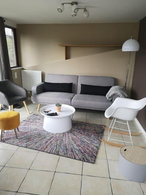 Confortable Maison A La Campagne Les Fougeres Luaran gambar